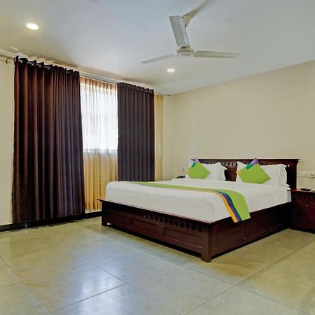 Treebo Prince Hotel กัตตะยัม ภายนอก รูปภาพ