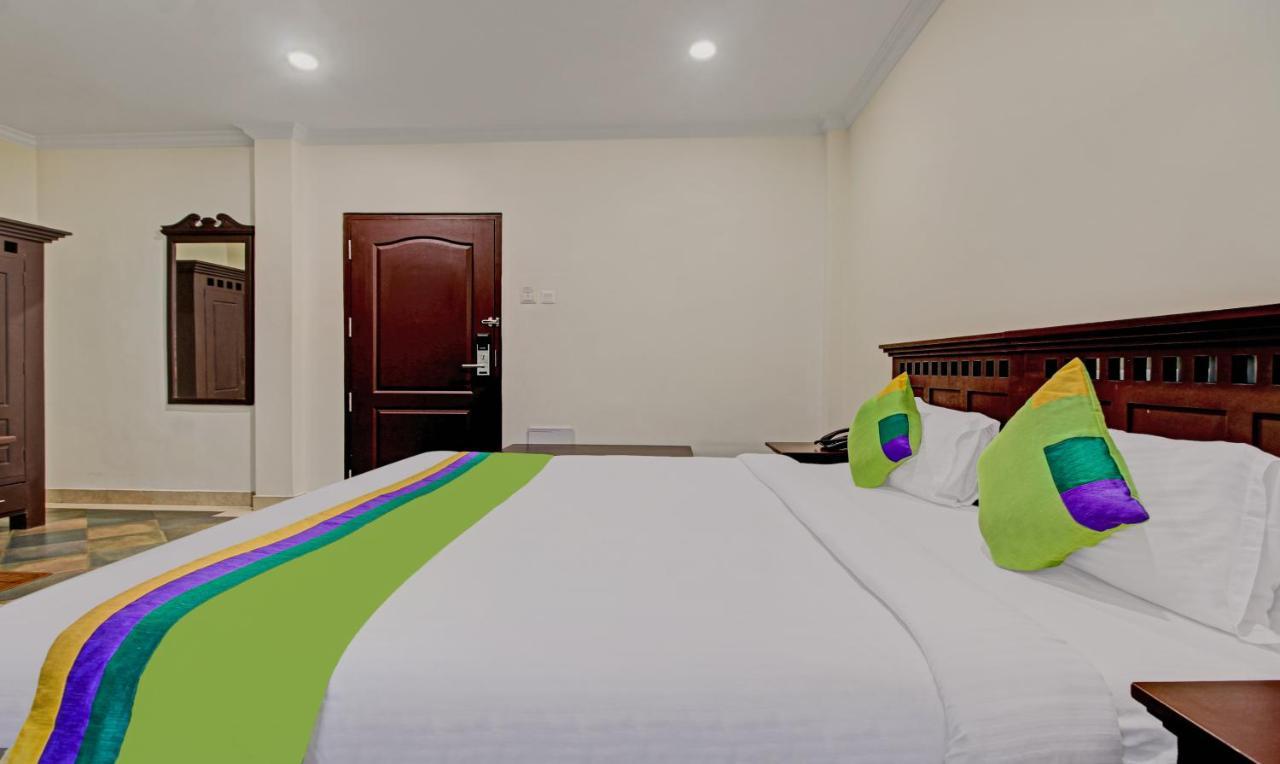 Treebo Prince Hotel กัตตะยัม ภายนอก รูปภาพ