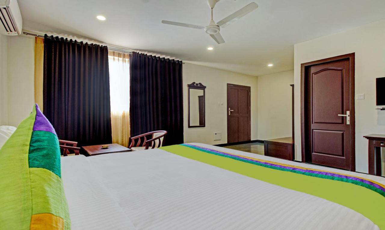Treebo Prince Hotel กัตตะยัม ภายนอก รูปภาพ