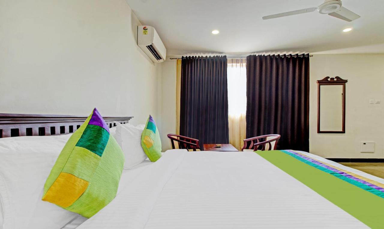 Treebo Prince Hotel กัตตะยัม ภายนอก รูปภาพ