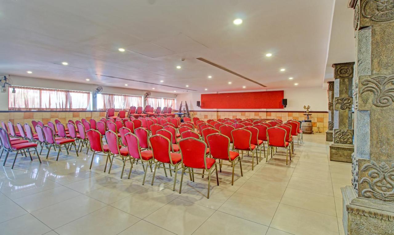 Treebo Prince Hotel กัตตะยัม ภายนอก รูปภาพ